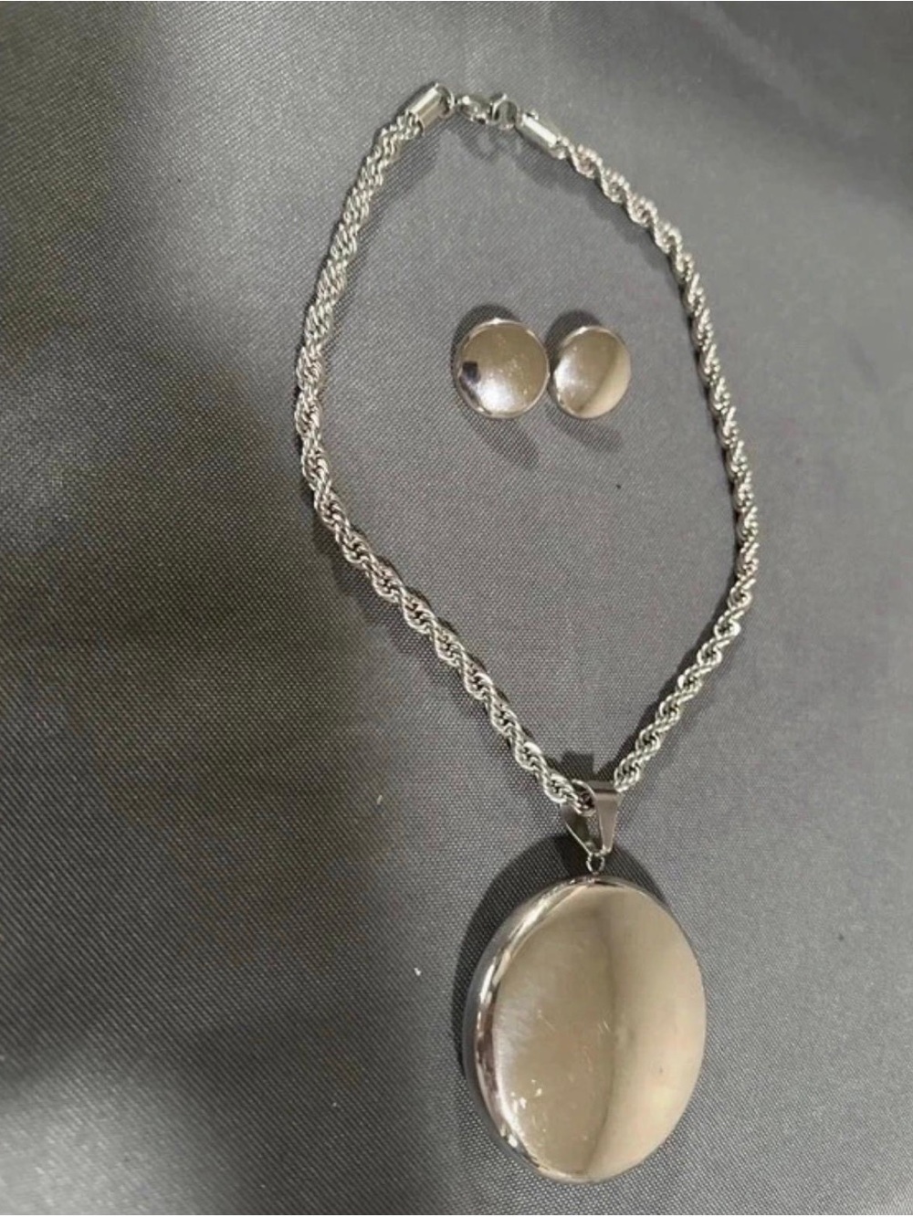 Classic Silver-Tone Oval Pendant Necklace with Matching Studs